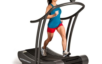 Chůze a energetický výdej na nemotorizovaném běžeckém pásu